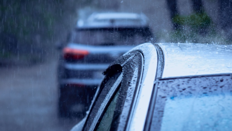 Auto sotto la grandine